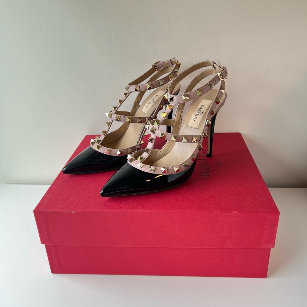 Valentino Rockstud caged pump 100mm in black patent leather size 37.5